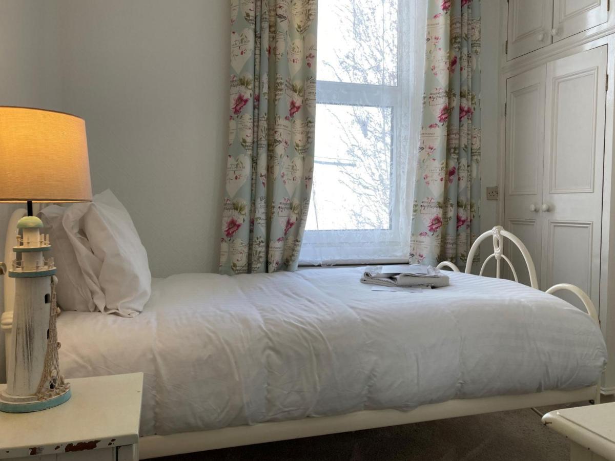 Flat 2, 1 Alexandra Gardens Apartment Ventnor Bagian luar foto